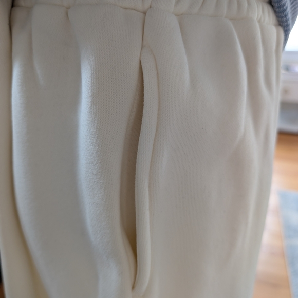 Super Soft Women's Wide Leg Cream Sweatpants With Pockets - Picture 6 of 7